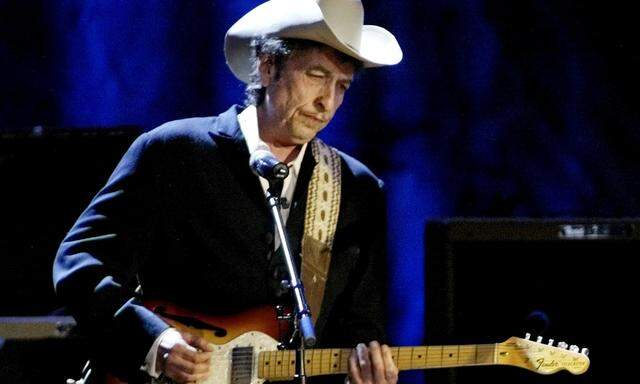 FILE PHOTO: Rock musician Bob Dylan performs at the Wiltern Theatre in Los Angeles
