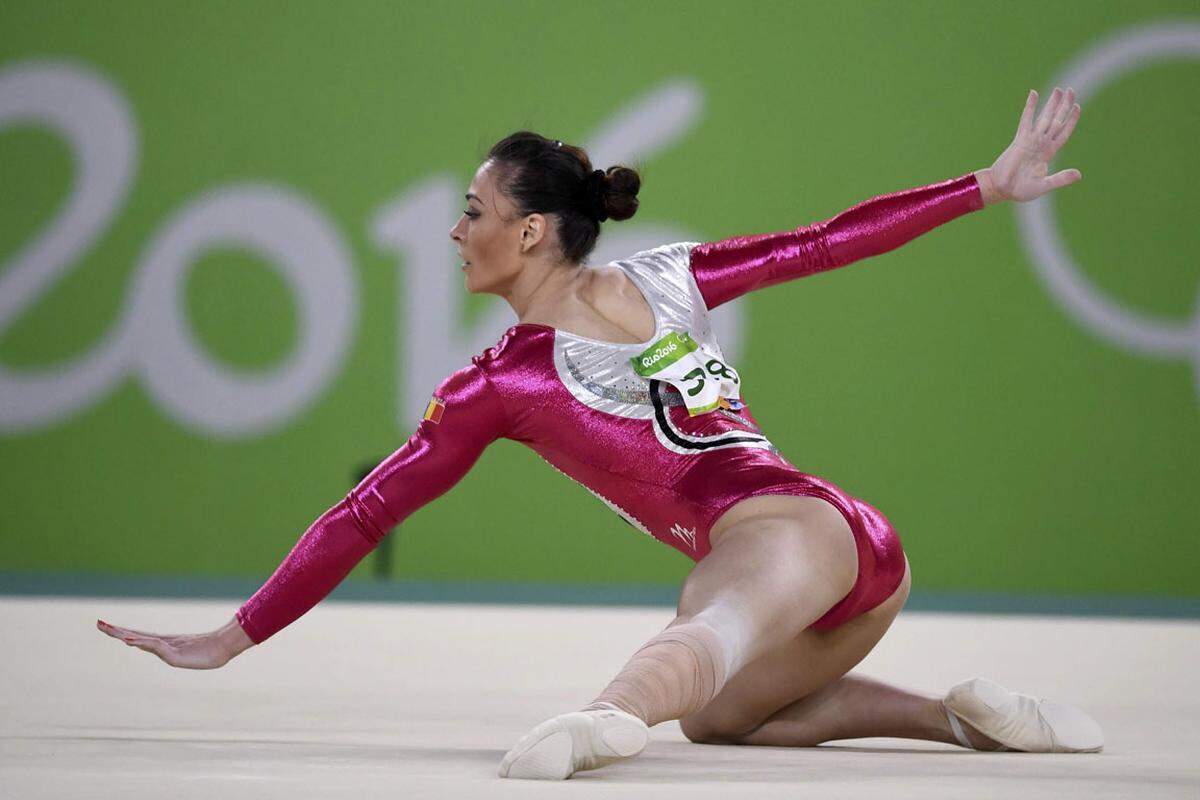 Catalina Ponor aus Rumänien ist "Pretty in Pink".