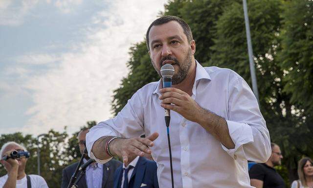 Matteo Salvini stellt klar, dass er private Retter im Mittelmeer nicht billigt.