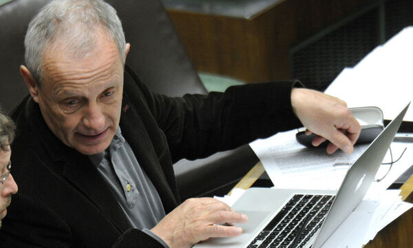 Peter Pilz fordert einen Untersuchungsausschuss, um zu klären inweiweit der NSA in Österreich Daten gesammelt hat.
