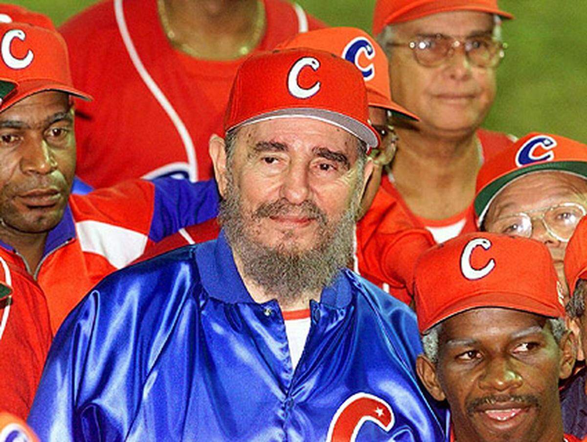 Der Zusammenbruch der UdSSR stürzt Kuba in eine ökonomische Krise. Immer häufigere Proteste gegen Castro und weitere große Flüchtlingswellen sind die Folge.