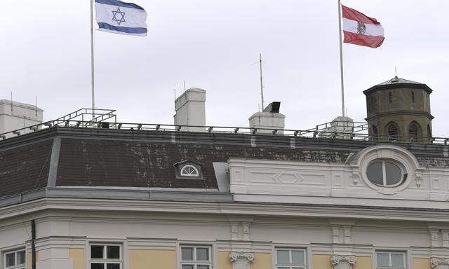 Bereits 2021 ließ der damalige Kanzler Sebastian Kurz (ÖVP) bei einer Eskalation im Nahost-Konflikt Israels Flagge auf dem Bundeskanzleramt hissen. Und sorgte damit für Kritik.