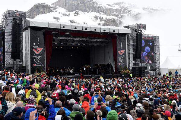 Auf dem siebten Rang folgt Ischgl Samnaun. Das „Ibiza der Alpen“ hat aber mehr zu bieten als nur Après-Ski. Auf den 238 Pistenkilometern kommen vor allem sportliche Fahrer auf ihre Kosten. Ein Muss ist die 35 Kilometer lange „Schmugglerrunde“ die auch einen Abstecher in die Schweiz ermöglicht.  