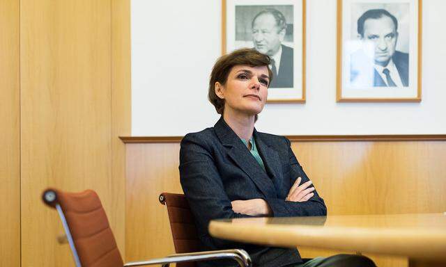 SPÖ-Chefin Pamela Rendi-Wagner argumentiert mit der Verletzung der Prinzipien Sparsamkeit, Wirtschaftlichkeit und Zweckmäßigkeit.