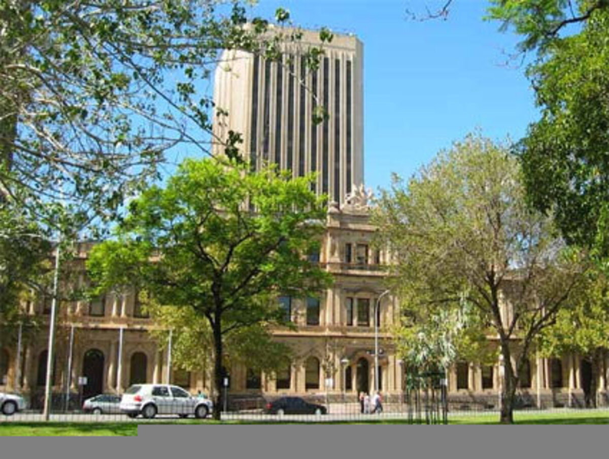 Mit der Universität Berkeley in Kalifornien starten die Top Ten. An dieser lehrt übrigens Ex-Bundeskanzler Alfred Gusenbauer Europäische und Internationale Politik.