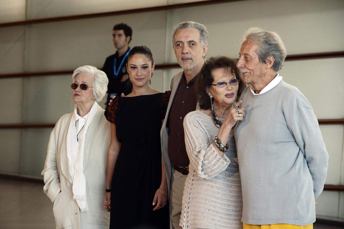"The Artist and the Model" von Fernando Trueba wurde von dem Schauspiel-Team begleitet, mit dabei Claudia Cardinale. Der schwarz-weiß Streifen handelt von einem alten Künstler, der während der deutschen Besetzung Frankreichs lebt und werkt.