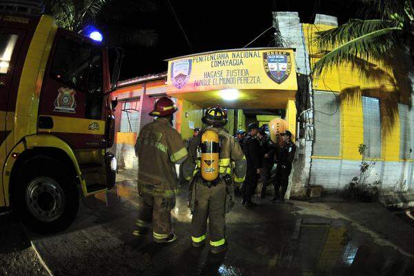 Ein folgenschwerer Brand hat in einem Gefängnis in Honduras Hunderte Tote gefordert.