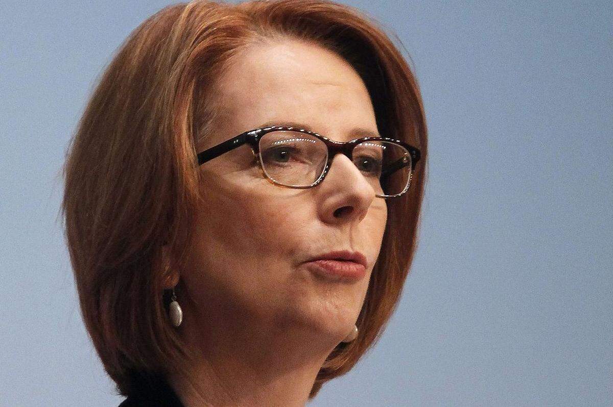Die australische Premierministerin Julia Gillard, richtete ebenfalls per Twitter Beileidsbekundungen an die Opfer aus. "Diese Explosionen haben einen langen Schatten über eines der größten Sportereignisse der Welt geworfen", schrieb Gillard.