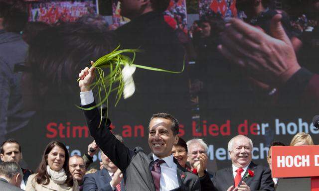 Der Parteichef rechnete nicht mit einem Palmwedelempfang. Die Ottakringer Genossen nahmen ihn beim Wort.