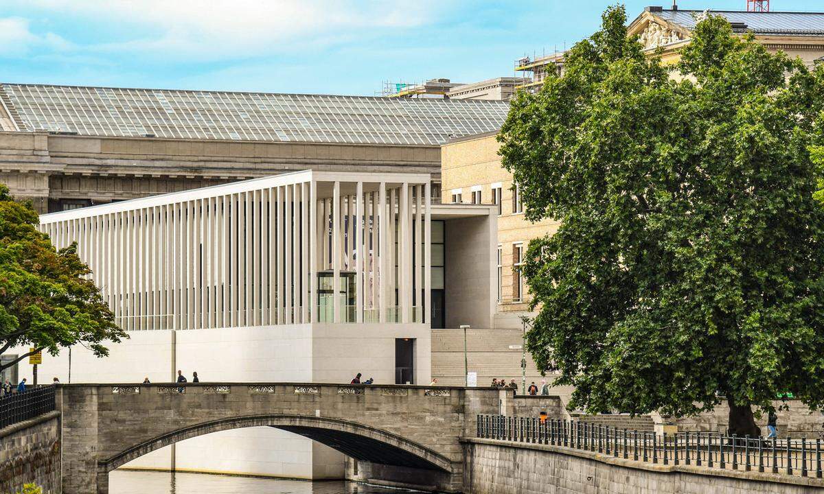 In Deutschland wurde der Stararchitekt vor allem mit seiner Neugestaltung der Berliner Museumsinsel mit der Neuen Nationalgalerie bekannt ...