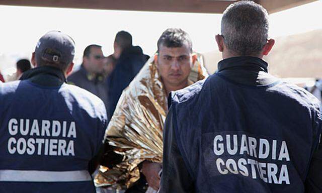 Lampedusa Fluechtlinge erhalten Aufenthaltsgenehmigung