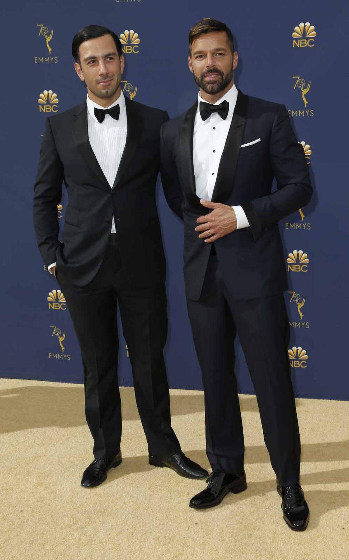 Ricky Martin (rechts) in einem Smoking von Tom Ford, neben ihm steht sein Ehemann Jwan Yosef.
