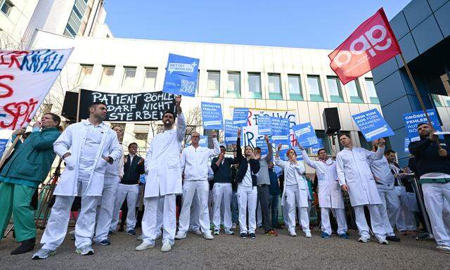 Am 6. März protestierte die Belegschaft des Unfallkrankenhauses Lorenz Böhler und zeigte, dass gegen ihren Willen keine Maßnahmen gesetzt werden können.