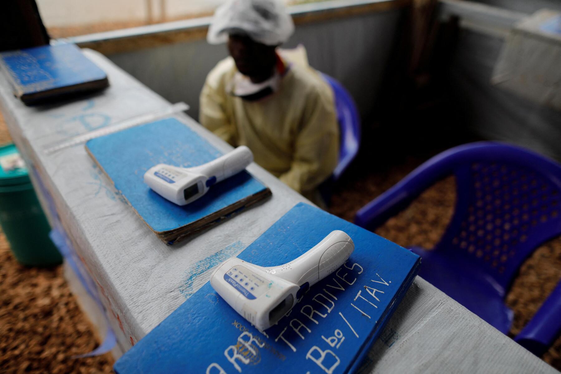 Ebola Cases in Congo Exceed 2,000; U.S. Tightens Entry Rules