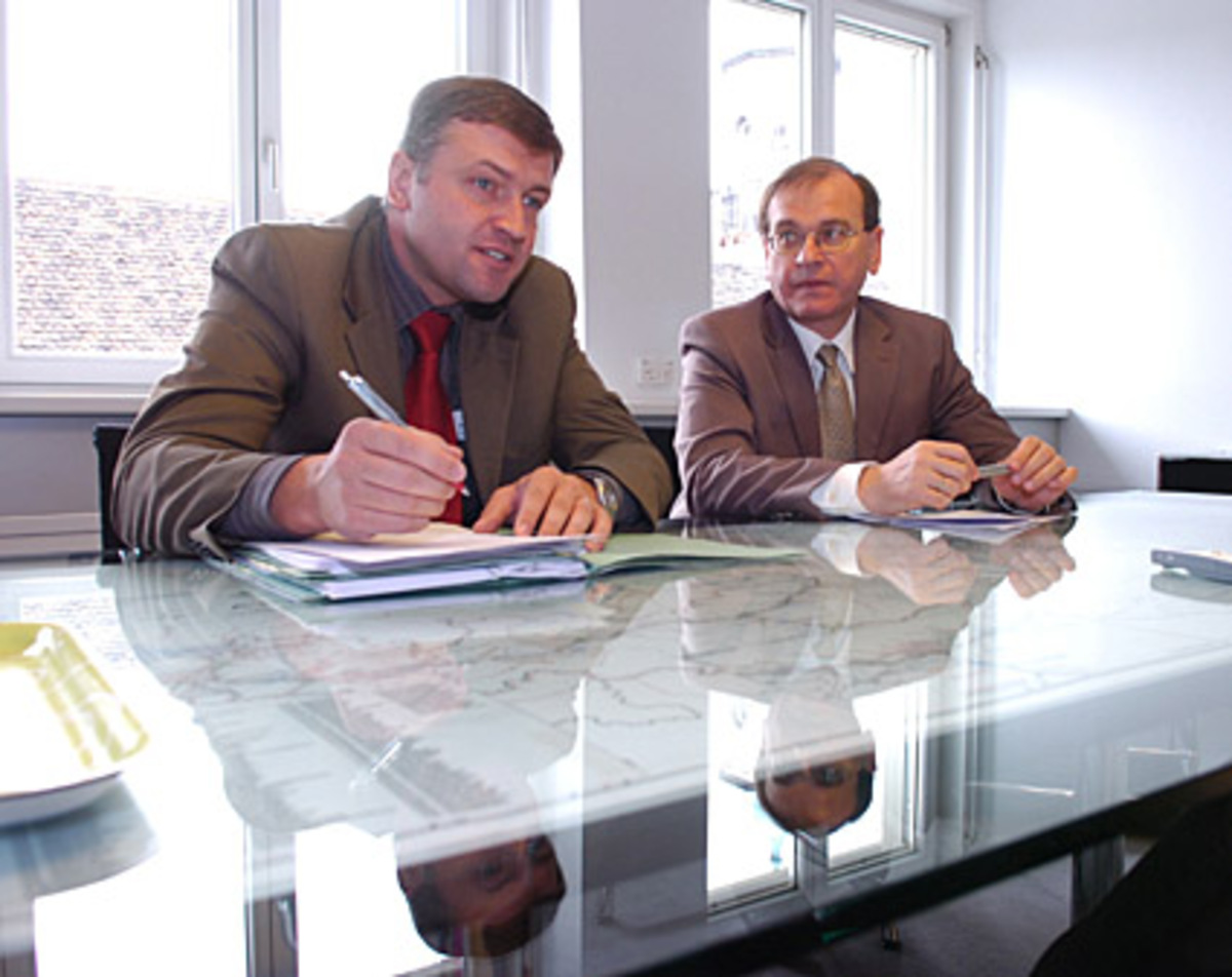 Alois Schedl/Klaus Schierhackl: In der staatlichen Autobahngesellschaft Asfinag ist die Welt noch heil - zumindest aus politischer Sicht: Zwei klar zuordenbare Manager führen die Geschäfte.