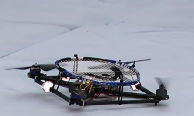 Flugroboter spielen LuftTennis