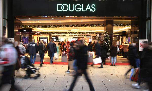 Die Douglas-Holding war 2013 schon einmal an der Börse. Am Donnerstag will es das Unternehmen nun noch einmal versuchen. 