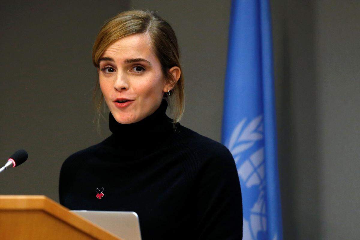 Obwohl sich Watson als UN-Botschafterin mit dem Themenschwerpunkt Feminismus und der begleitenden Gleichberechtigungskampagne "HeForShe" engagiert, äußerten viele ihren Ärger über das freizügige Foto, darunter auch die bekannte britische Radiojournalistin Julia Hartley-Brewer.