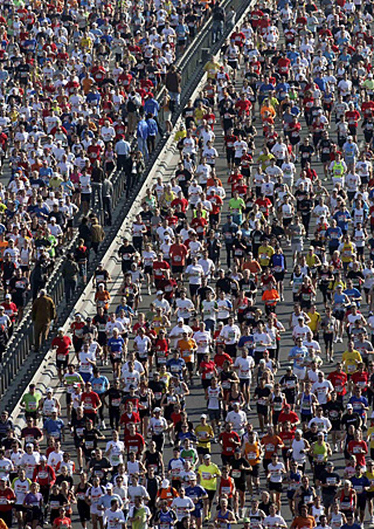 27.829 Menschen haben sich für den Marathon heuer angemeldet - Staffeln und Teilstrecken inklusive. Das war das zweitgrößte Teilnehmerfeld in der Geschichte des Wien-Marathon.