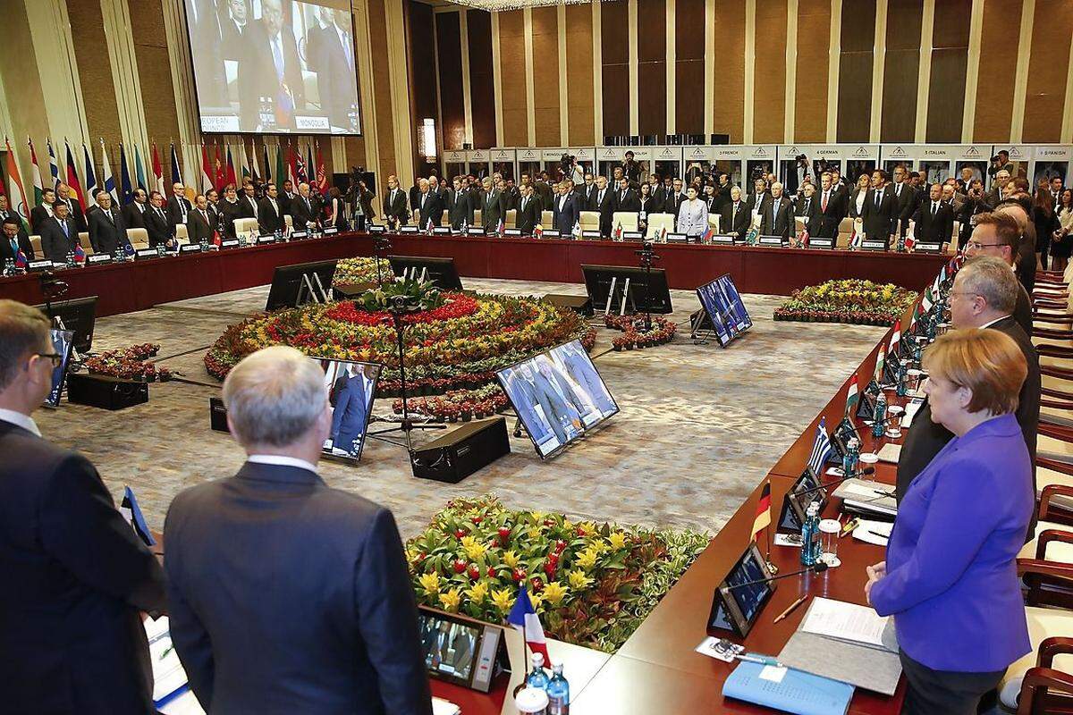 Der Asien-Europa-Gipfel (ASEM) begann am Freitagmorgen mit Trauer und Bestürzung über den verheerenden Anschlag. Zum Auftakt des zweitägigen Treffens in der mongolischen Hauptstadt Ulan Bator gedachten die 34 Staats- und Regierungschefs und anderen Repräsentanten aus 51 Ländern mit einer Schweigeminute der Opfer.  