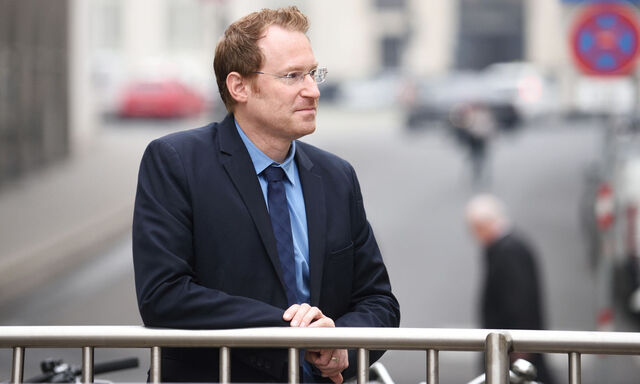 Fleischmann war Kurz' Sprecher der ersten Stunde. Nun ist er ihm ins Parlament gefolgt.