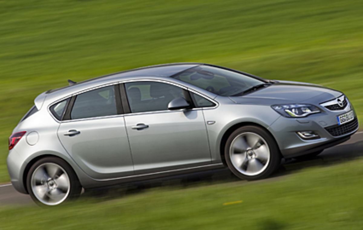 Die Rüsselsheimer rufen mit dem neuen Astra zum Preiskampf auf. Neu muss nicht teurer sein, die nächste Astra-Generation ist teilweise billiger als der Vorgänger.