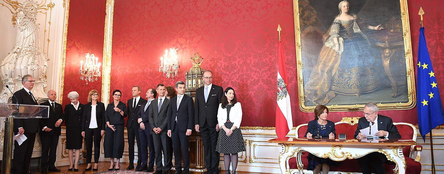 Bundeskanzlerin Brigitte Bierlein und Bundespräsident Alexander Van der Bellen bei der Angelobung am 3. Juni dieses Jahres