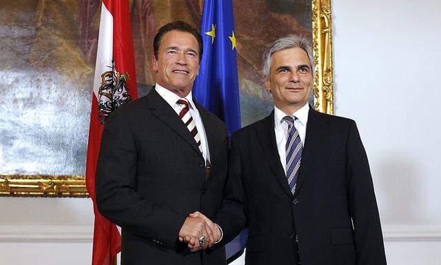 Schwarzenegger besucht Umweltkonferenz in Wien 
