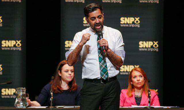 Humza Yousaf auf einem Bild von einer Wahlkampf-Veranstaltung der SNP vom 12. März 2023.