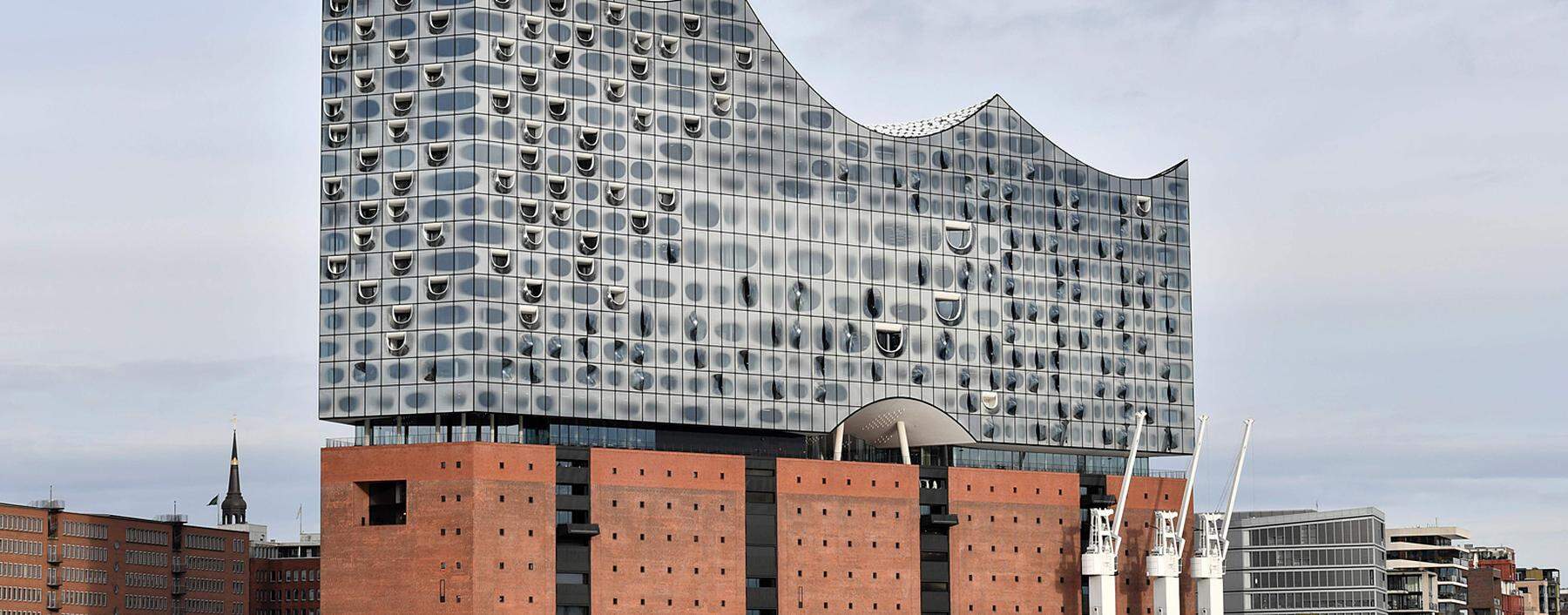 GERMANY-MUSIC-ARCHITECTURE-CONCERT-HALL-ELBPHILHARMONIE