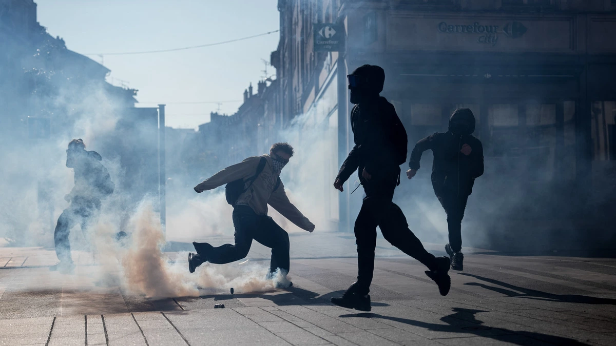 France is burning: This is what happens when a country always solves its ...