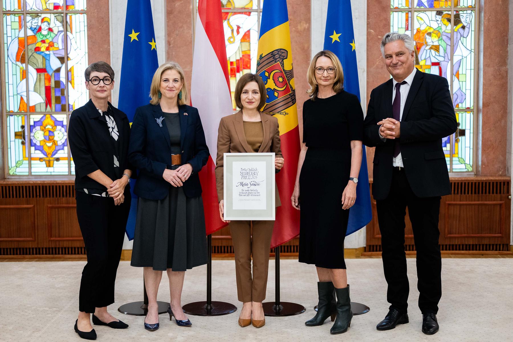 Moldavska predsednica Maia Sandu prejela demokratično nagrado Fritza Csoklicha