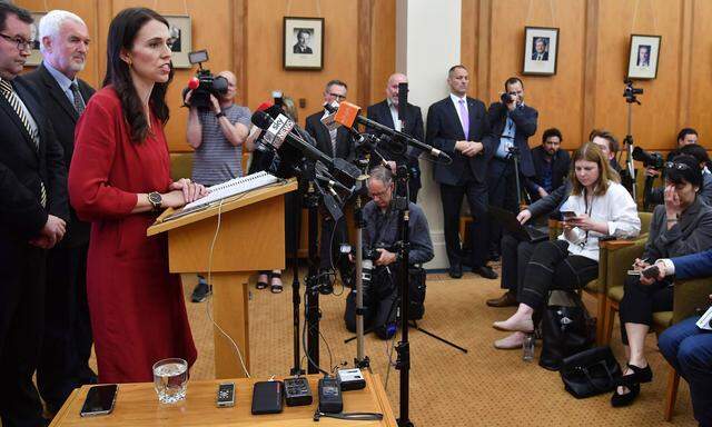 Verliererin als Siegerin. Labour-Chefin Jacinda Ardnern wird mit Hilfe der Rechtspopulisten Premierministerin Neuseelands.