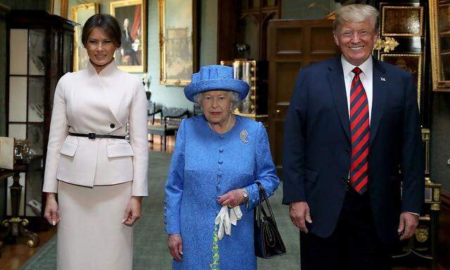 Man trifft sich wieder: Melania Trump, Queen Elizabeth II. und Donald Trump auf einem Bild vom letzten London-Besuch des US-Präsidenten im Juli 2018.