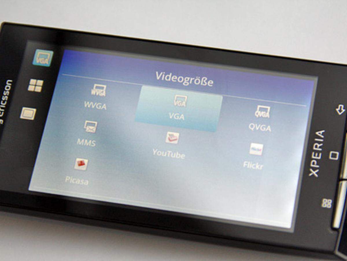 Videos lassen sich in unterschiedlichen Formaten aufnehmen, es gibt auch eine eigene Anpassung für das Online-Portal YouTube.Alles in Allem hat Sony Ericsson ein interessantes Gerät auf die Beine gestellt, das sich gegen andere Android-Handys und vor allem Apples iPhone erst bewähren wird müssen. Das Xperia X10 wird im ersten Quartal 2010 nach Österreich kommen und soll ohne Vertrag 699 Euro kosten.