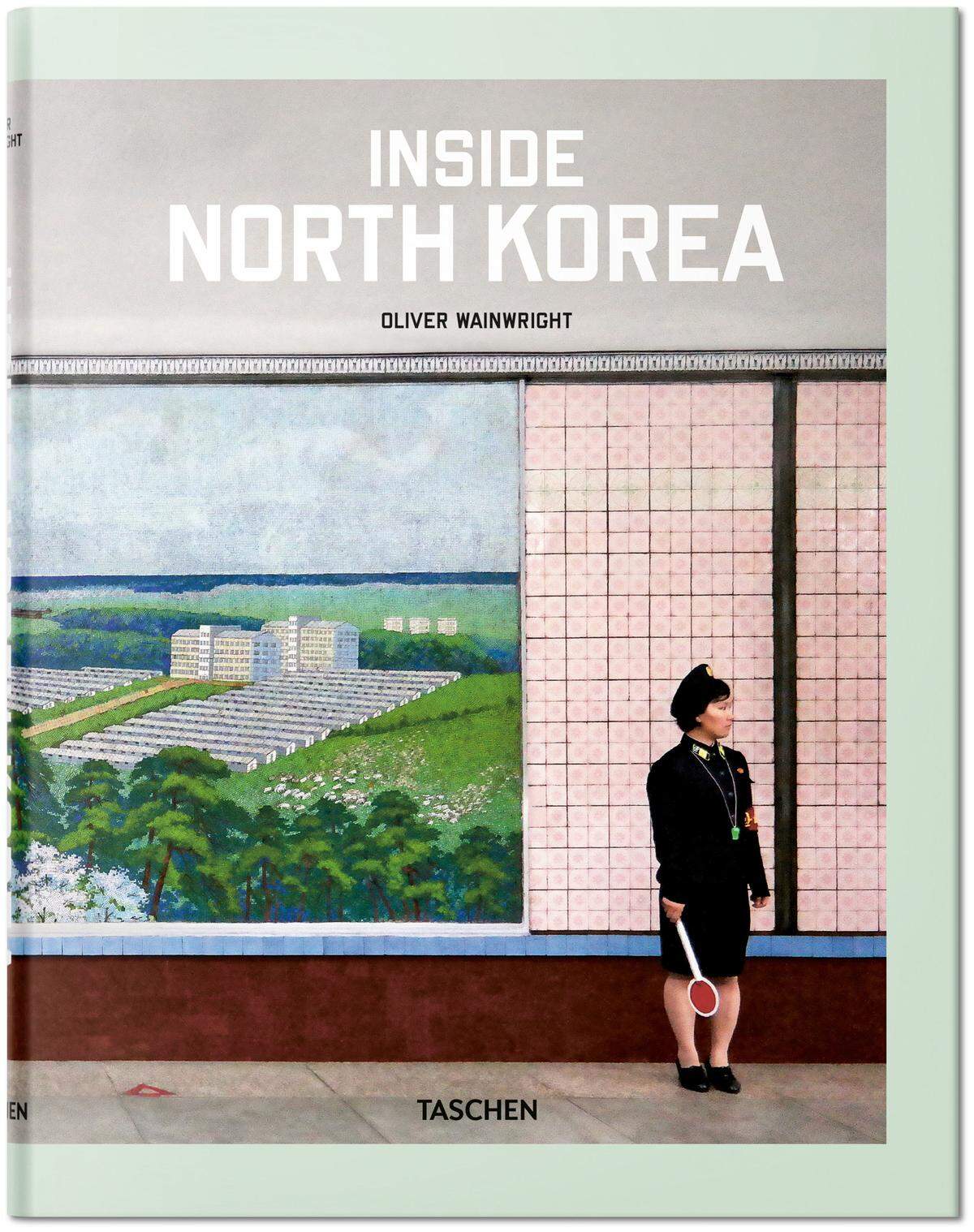 Mitte Juni 2018 erscheint der Band "Inside North Korea" von Oliver Wainwright im Verlag Taschen - mit über 200 Abbildungen, detaillierten Bildunterschriften und einem einleitenden Essay des Fotografen. www.taschen.com