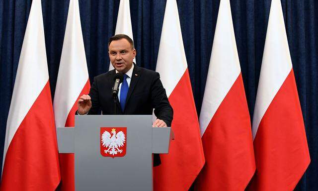 Polens Präsident Andrzej Duda hat ein umstrittenes Holocaust-Gesetz unterschrieben