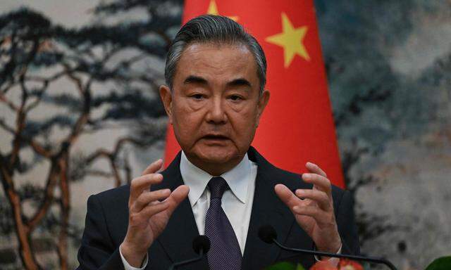 Der chinesische Außenminister Wang Yi prangerte Israel für die „kollektive Bestrafung“ der Zivilbevölkerung im Gazastreifen an.