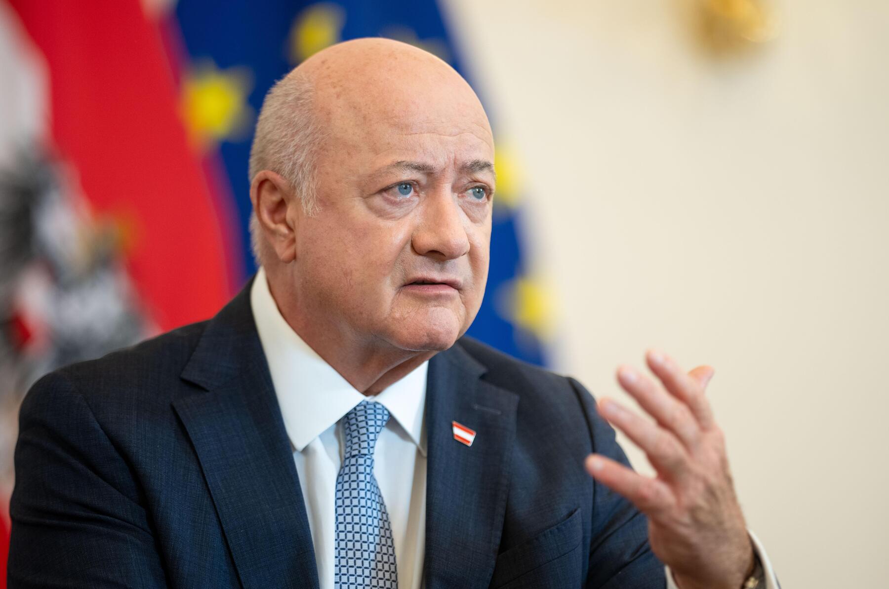 Stocker promises more money for insolvency compensation fund