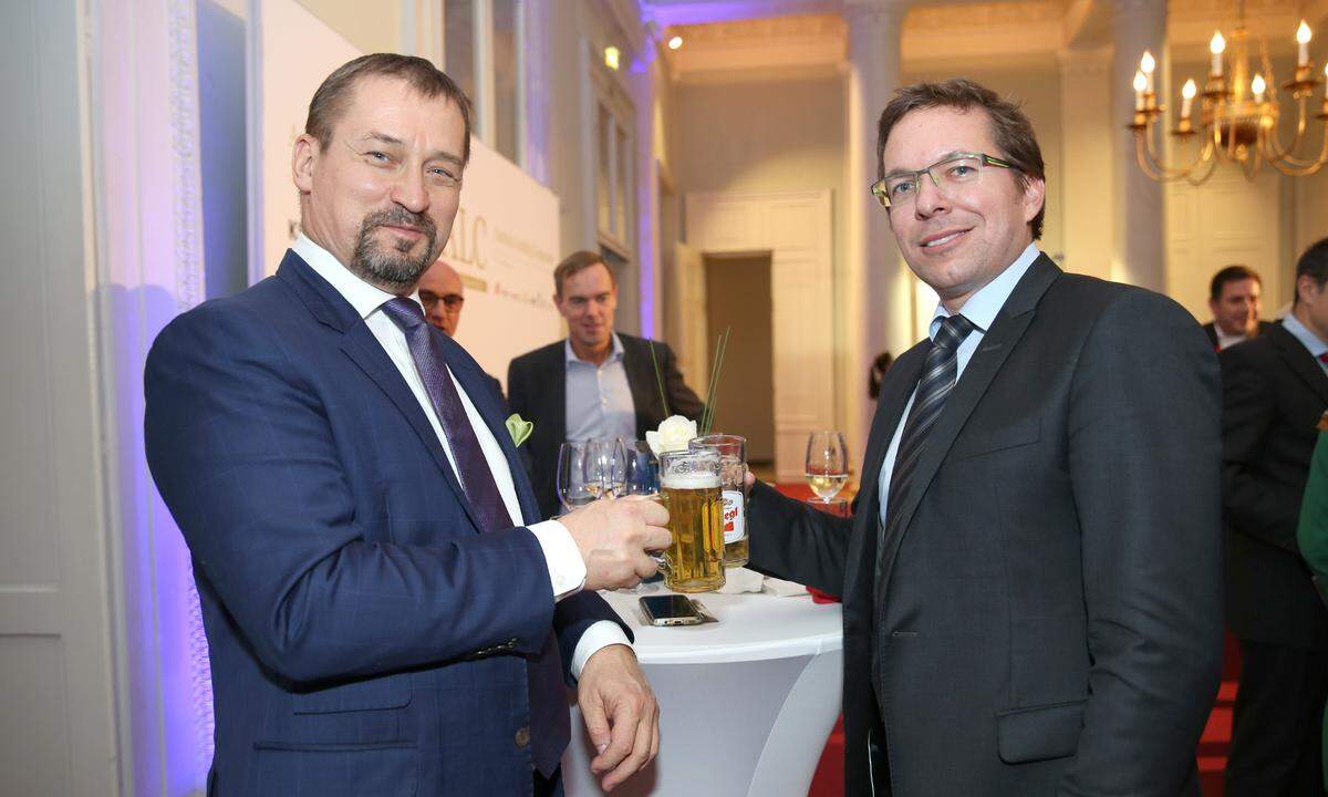 PwC-Partner Thomas Strobach (li.) und CB Chemie-Geschäftsführer Christian Braunshier.