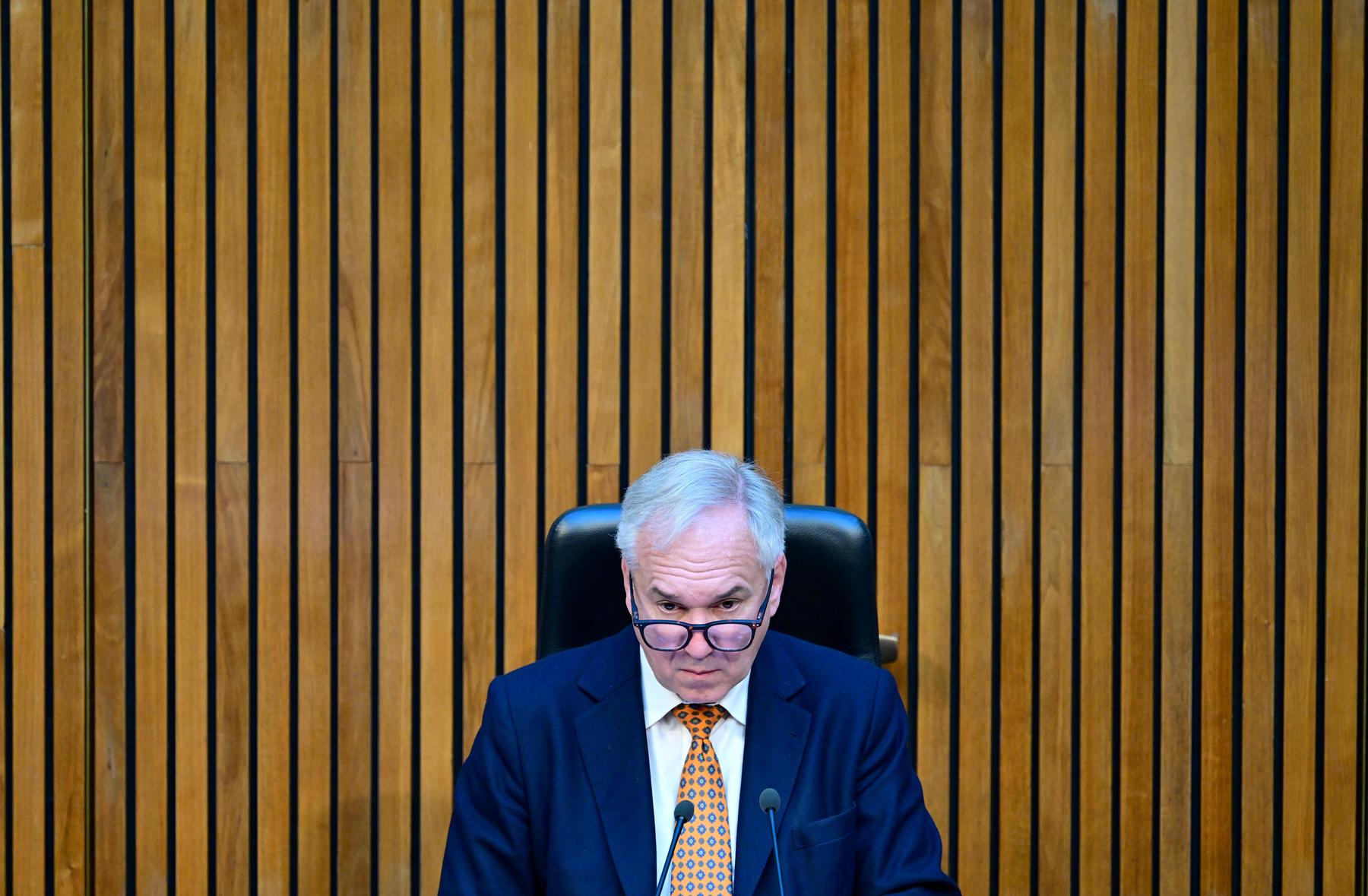 Protest vor dem Parlament gegen umstrittenes Dinghofer-Symposium