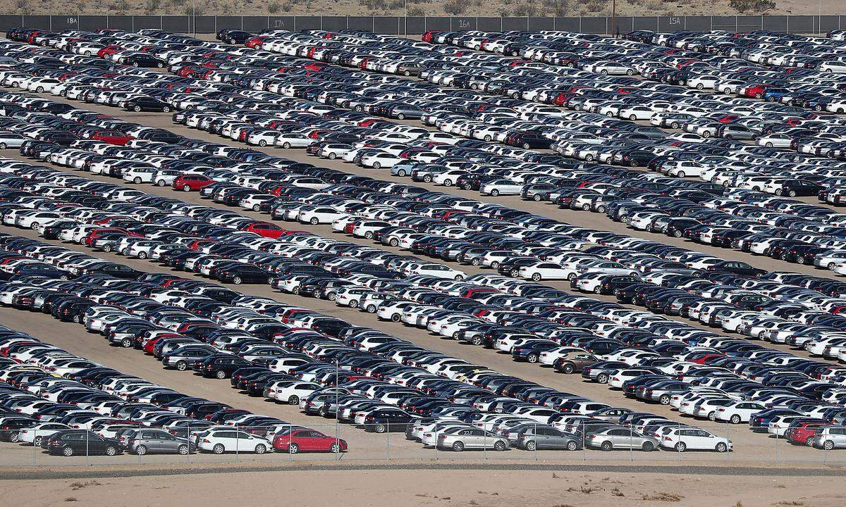 Rund 300.000 Autos stehen laut Gerichtsakten auf 37 Plätzen.