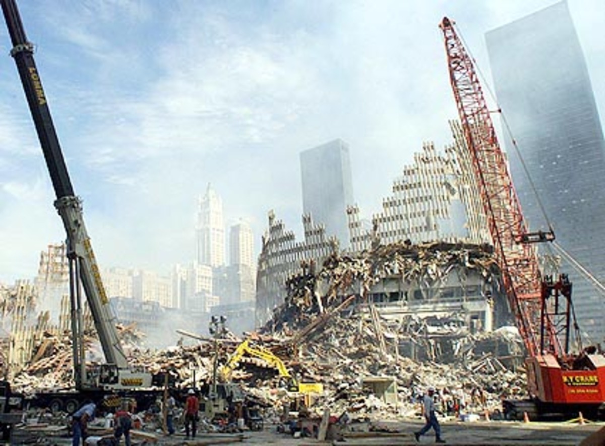 Greenspan hat sich dabei den Ruf verdient, auf den Absturz des Aktienmarktes 1987 ruhig und besonnen reagiert zu haben, ebenso wie später bei den Finanzkrisen in Asien und Russland sowie bei den Marktturbulenzen nach den Anschlägen auf die USA von 11. September 2001. Was sagt und sagte der frühere Fed-Chef Greenspan in der jüngsten Vergangenheit zum Thema Rezession?