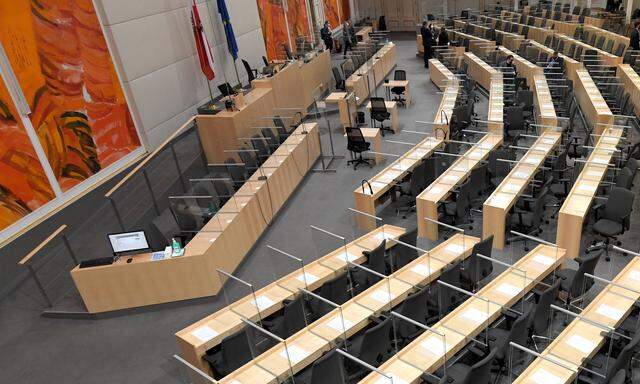 Blick in die Sitzreihen der Abgeordneten im Parlamentsausweichquartier in der Wiener Hofburg 