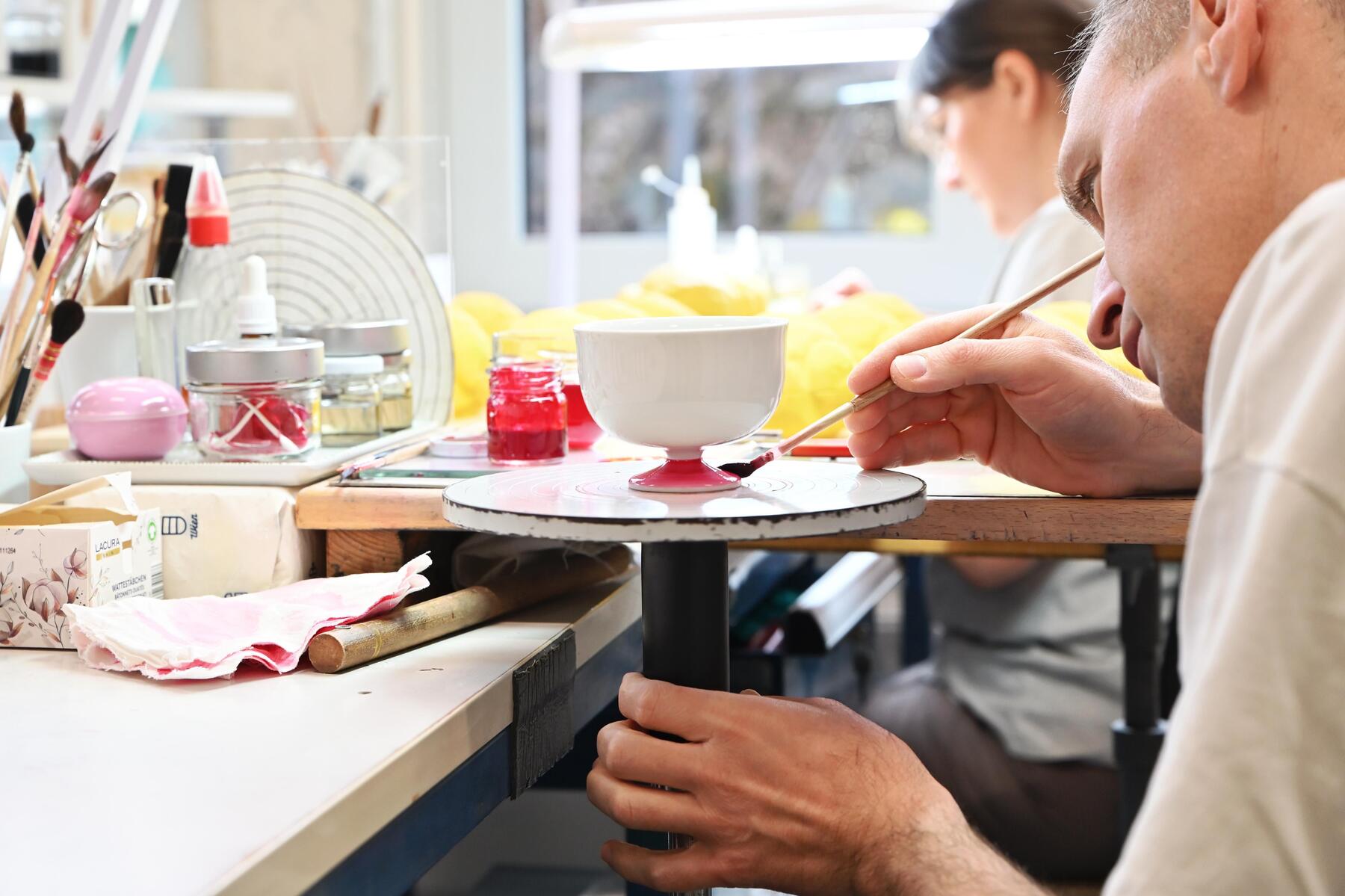 Besuch in Manufaktur Augarten: „Manchmal ist in der Porzellanmasse einfach der Wurm drin“ [premium]