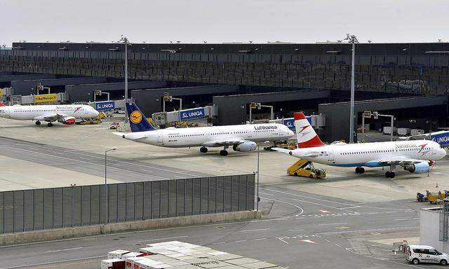 THEMENBILD: FLUGHAFEN WIEN / 'CHECK-IN 3'