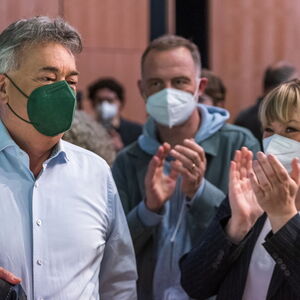 Vizekanzler Werner Kogler beim Bundeskongress der Grünen am Samstag, 30. April 2022, in Villac