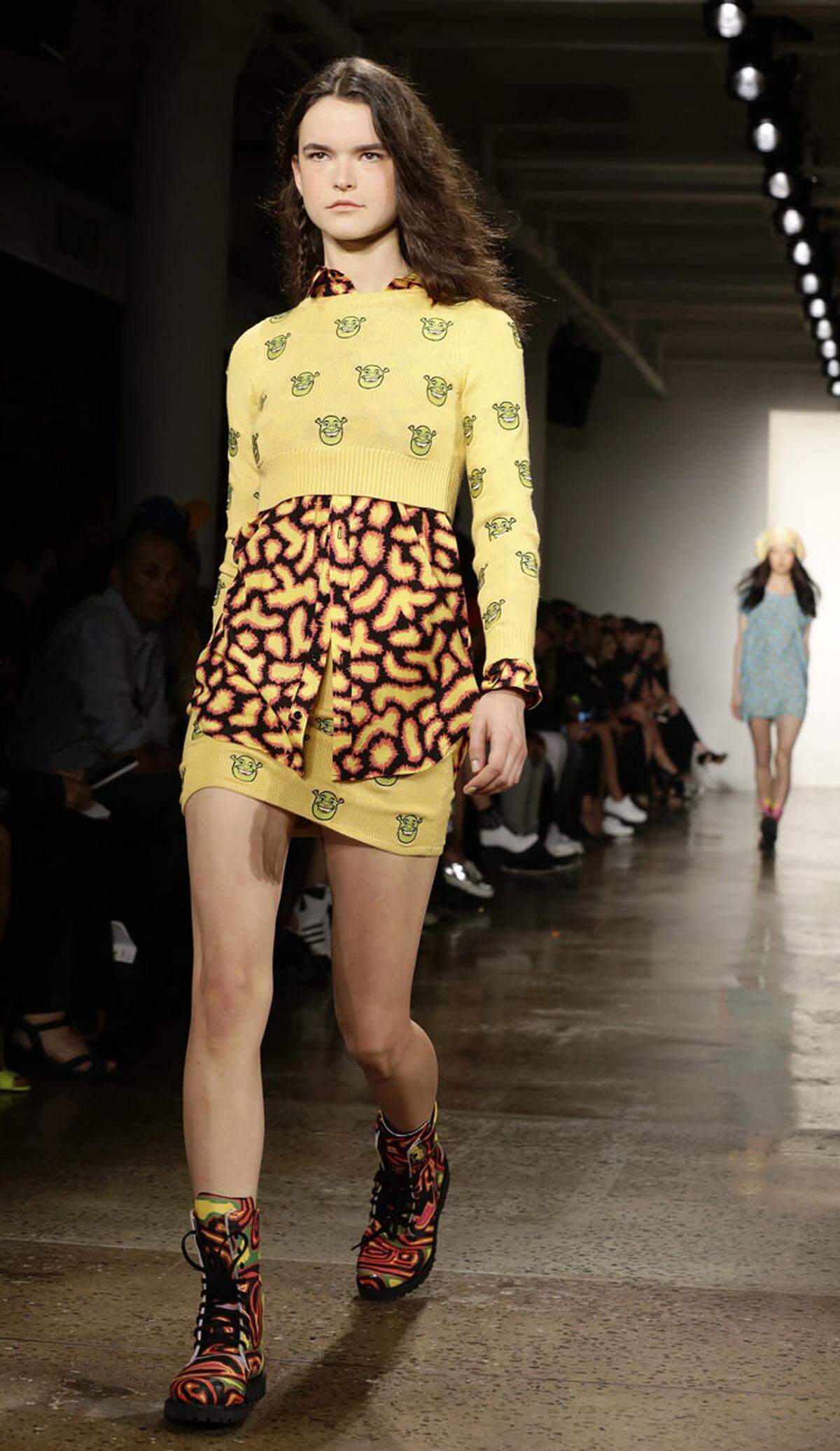 Gewohnt bunt und modemutig ging es bei Designer Jeremy Scott zu.