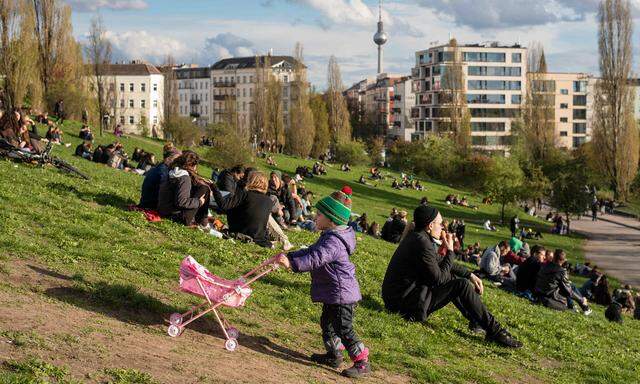 Der Nachwuchs muss warten: 300.000 Kita-Plätze fehlen in Deutschland.