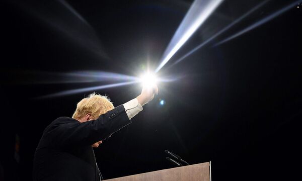 Inszenierte Stärke in der Krise. Der britische Premier, Boris Johnson, bei seiner Rede auf dem Parteikongress.